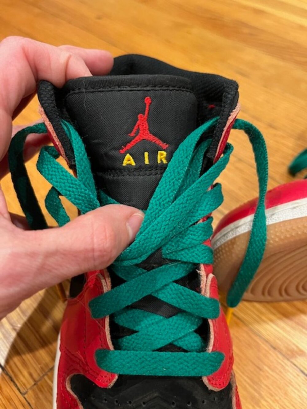 Air Jordan 1 Mid SE 'Christmas 2022' Edition - Kids Size 4Y - Picture 8 of 11